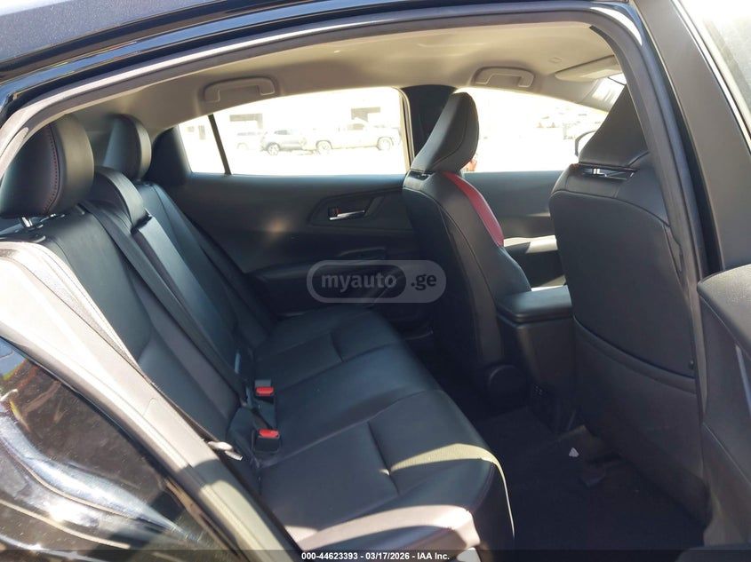 Toyota Prius Prime - фото 8