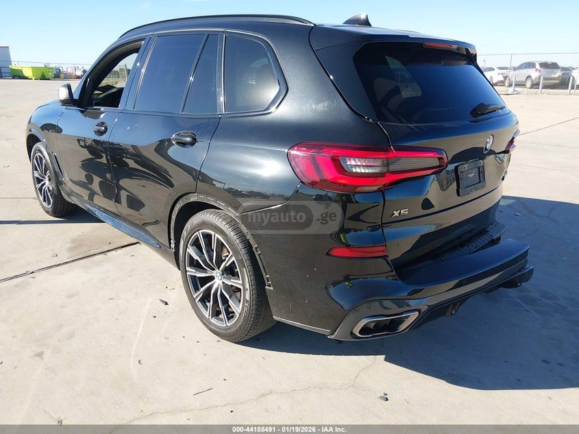 BMW M50i 4dr All-Wheel Drive Sport — миниатюра 3