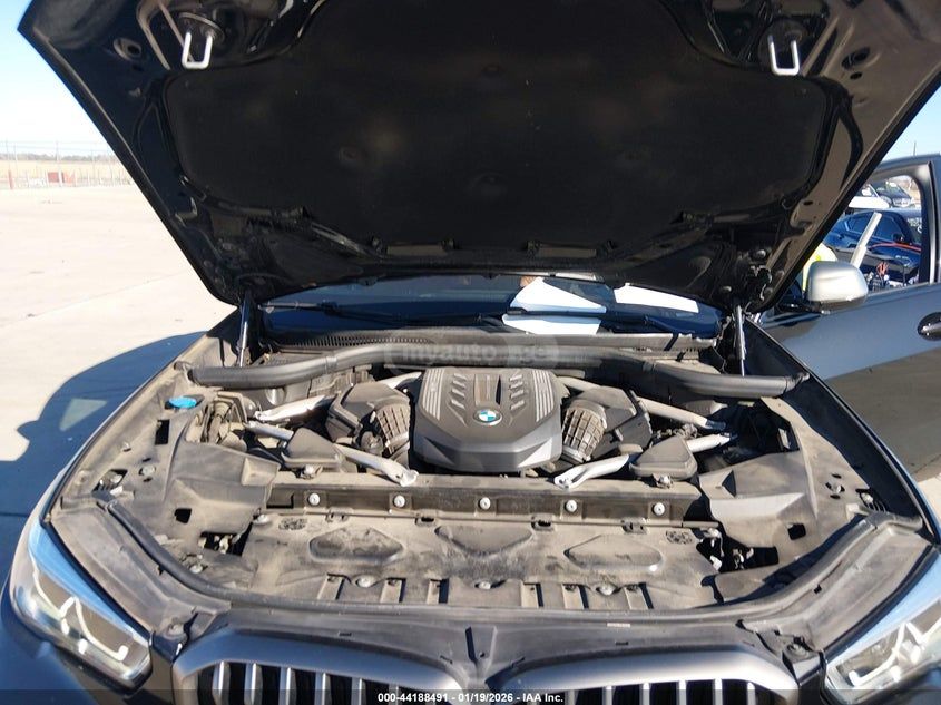 BMW M50i 4dr All-Wheel Drive Sport — миниатюра 9