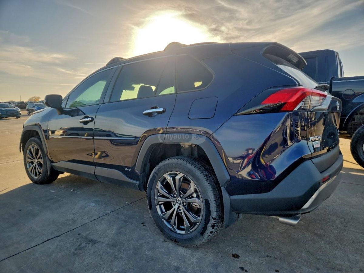 Toyota RAV 4 - фото 2