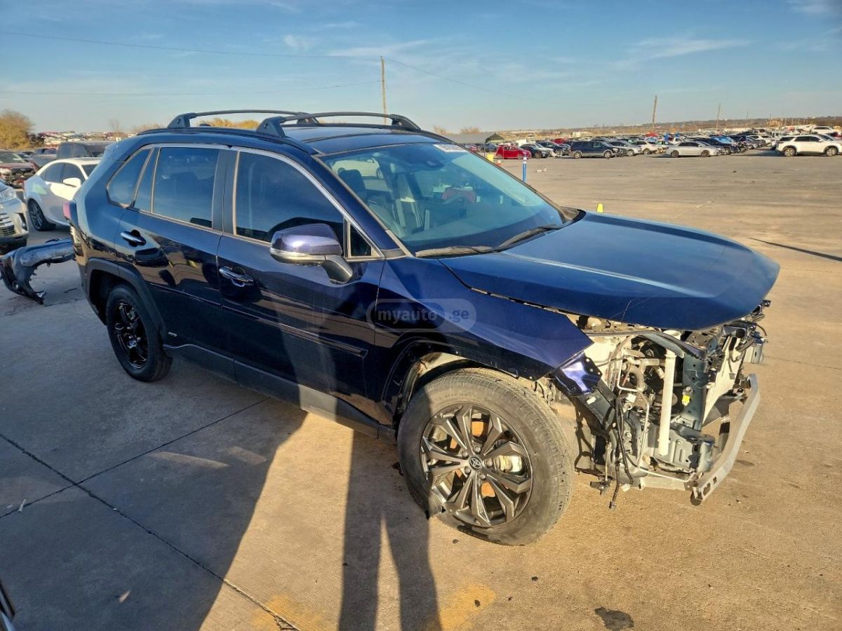 Toyota RAV 4 - фото 4