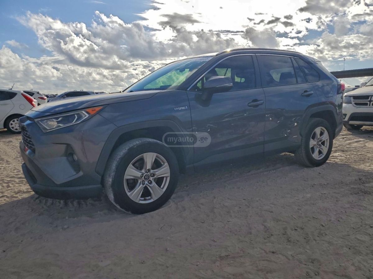 Toyota RAV 4 - фото 1