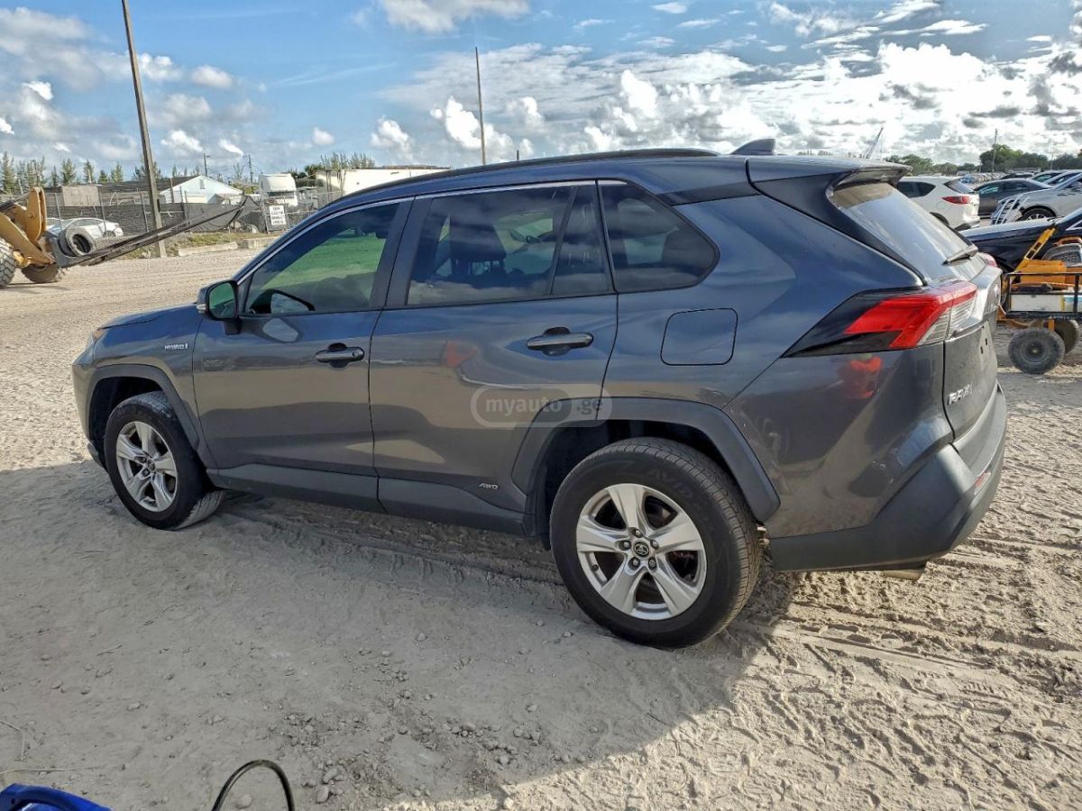 Toyota RAV 4 - фото 2