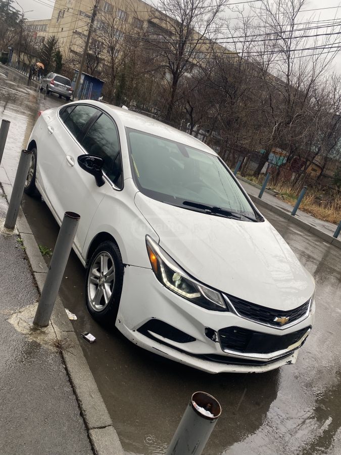 Chevrolet Cruze - фото 1