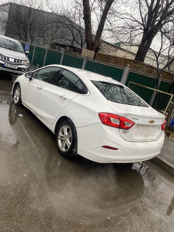 Chevrolet Cruze - фото 4