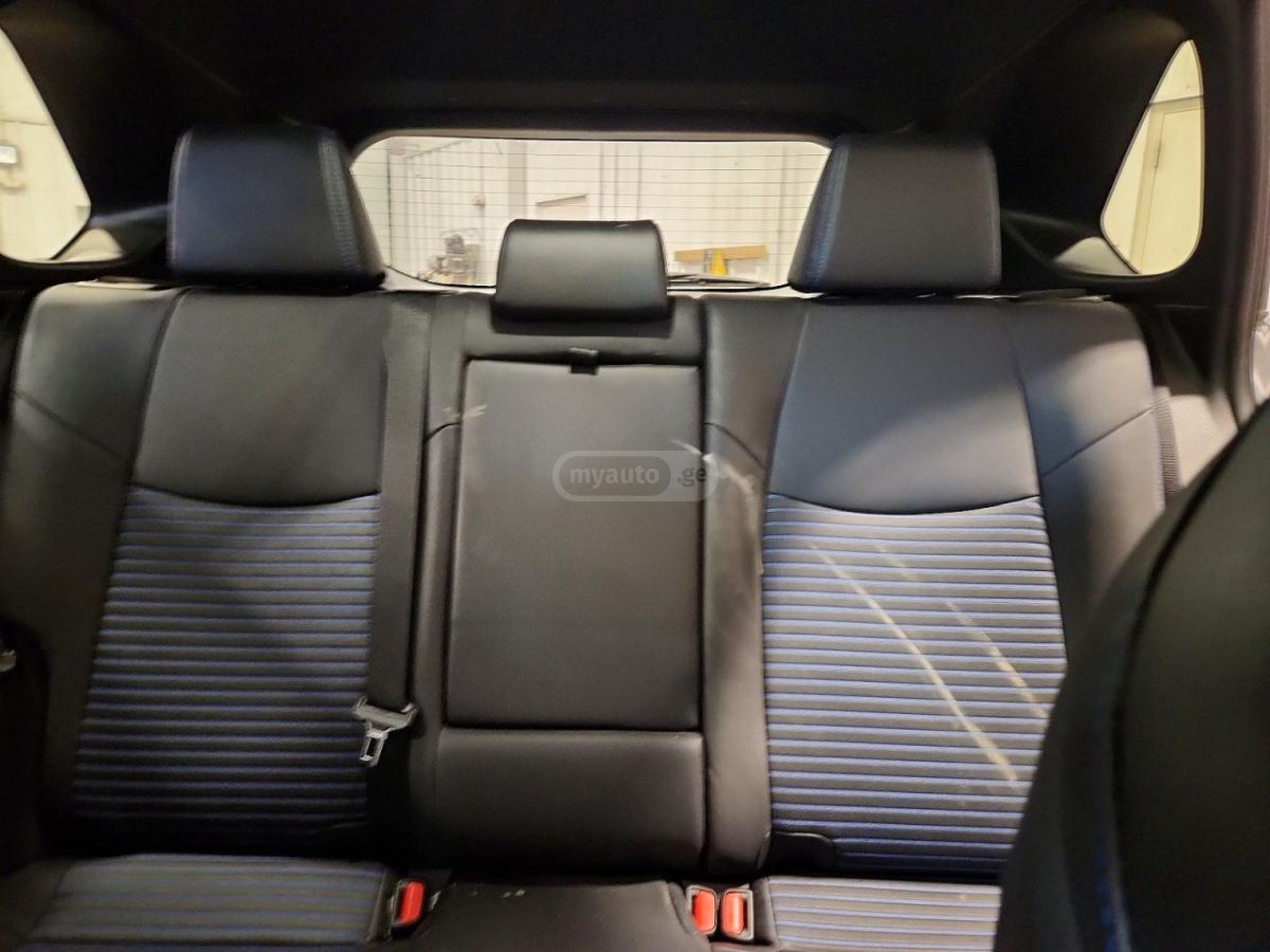 Toyota RAV 4 - фото 10