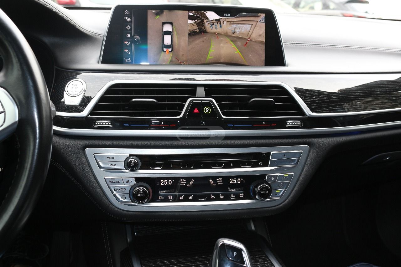 BMW 750 - фото 10