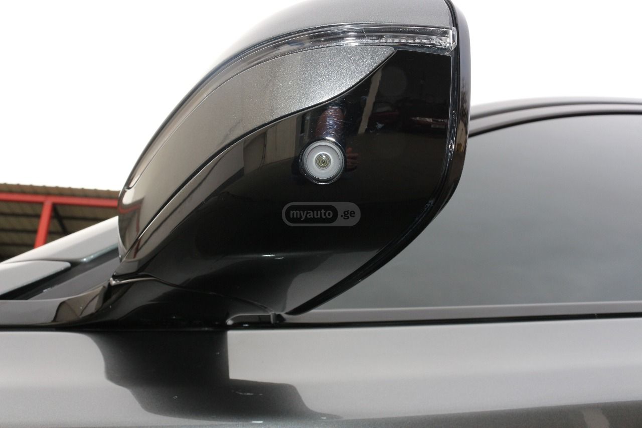 BMW 750 - фото 6