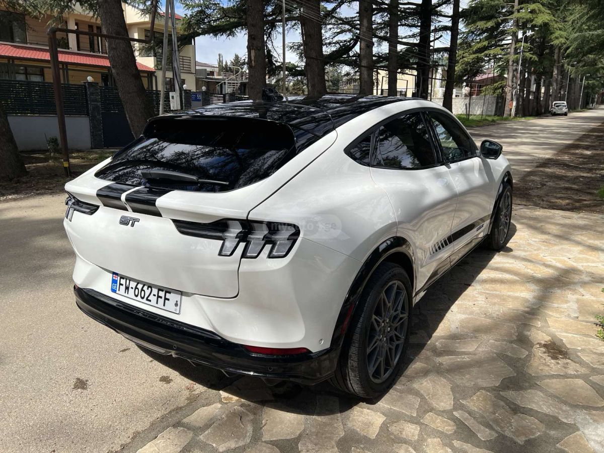 Ford Mustang Mach-E 2024 — миниатюра 4