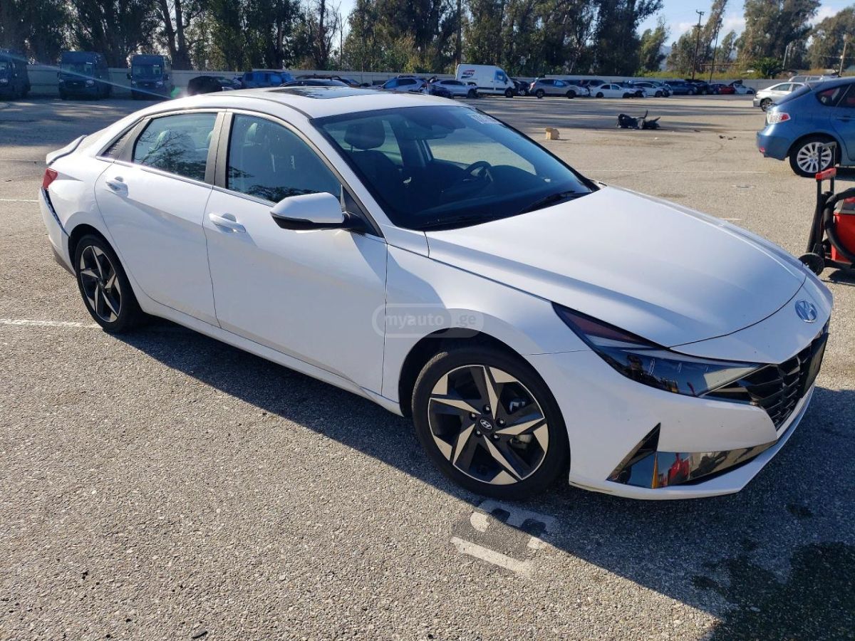 Hyundai Elantra - фото 4