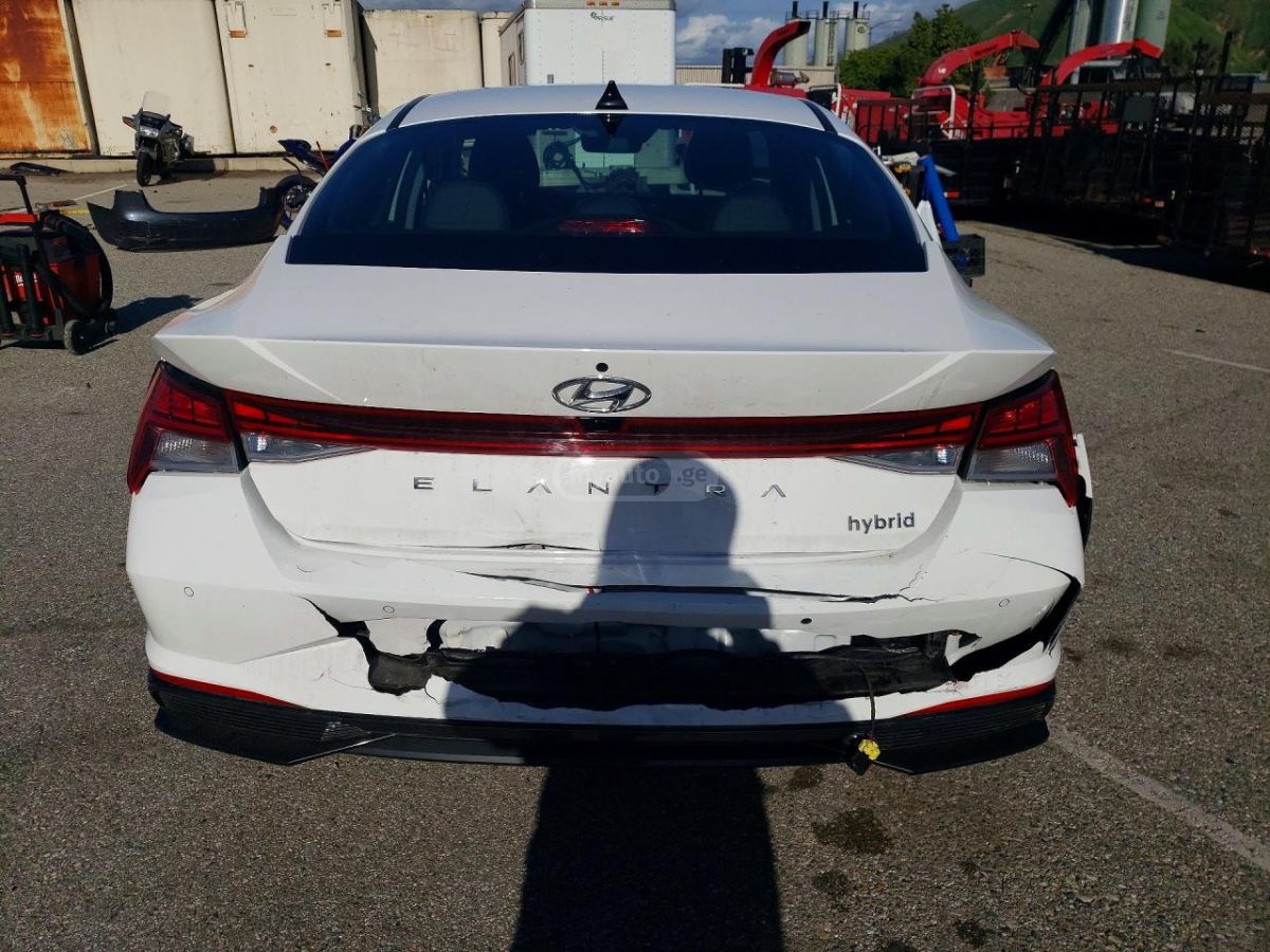 Hyundai Elantra - фото 6