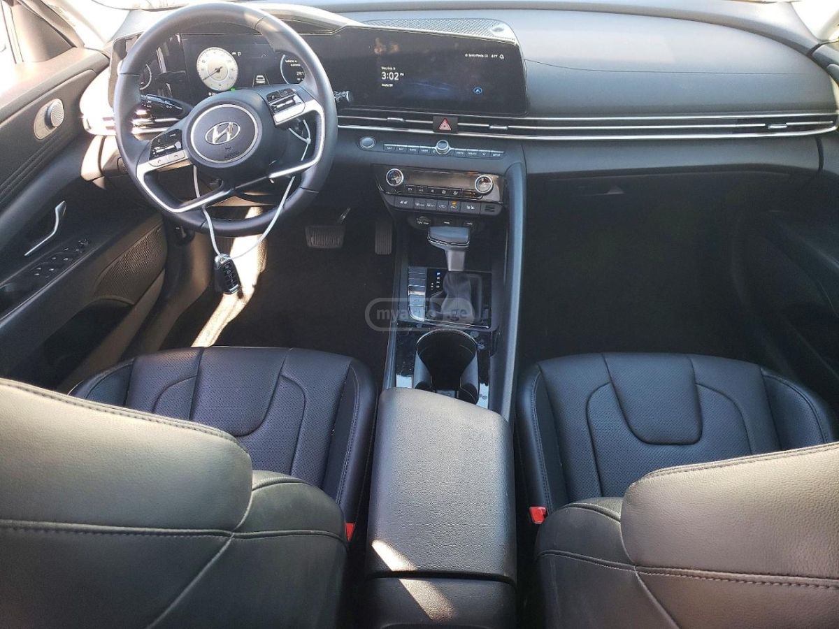 Hyundai Elantra - фото 8