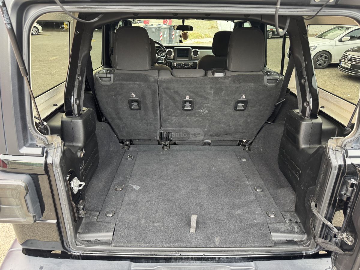 Jeep Wrangler - фото 10