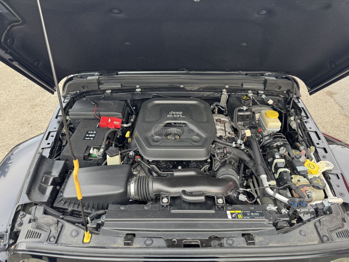 Jeep Wrangler - фото 11