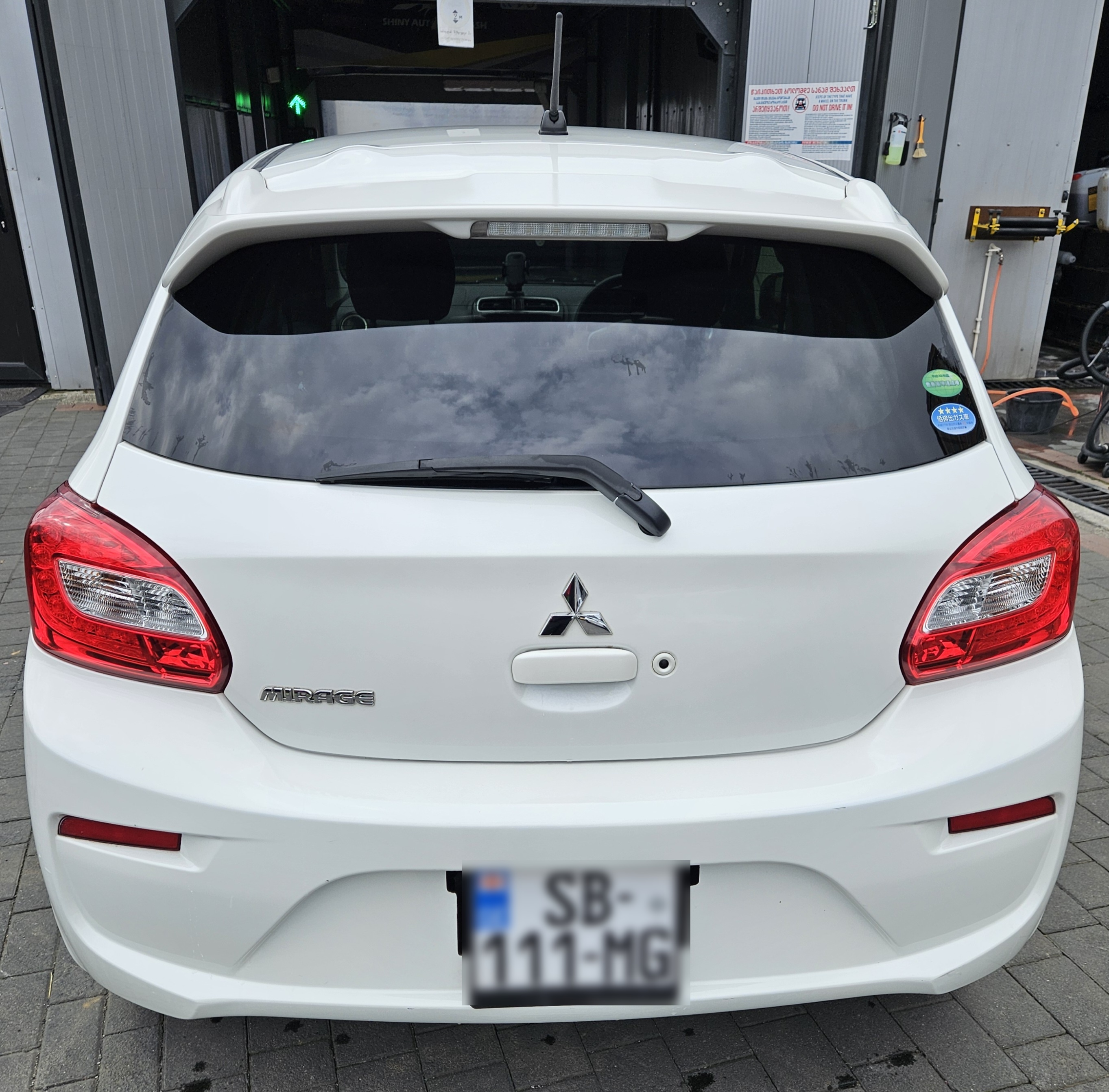 Mitsubishi Mirage - фото 2