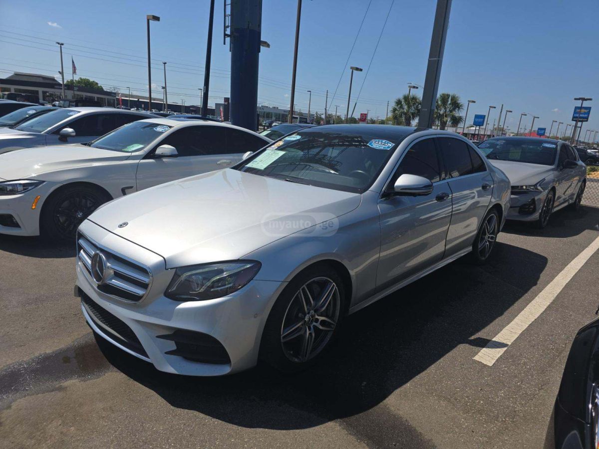 Mercedes-Benz E 450 - фото 1