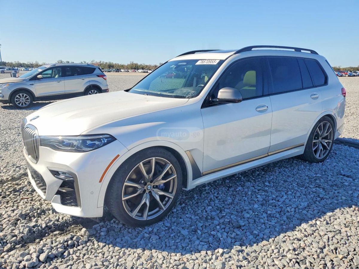 BMW X7 - фото 1