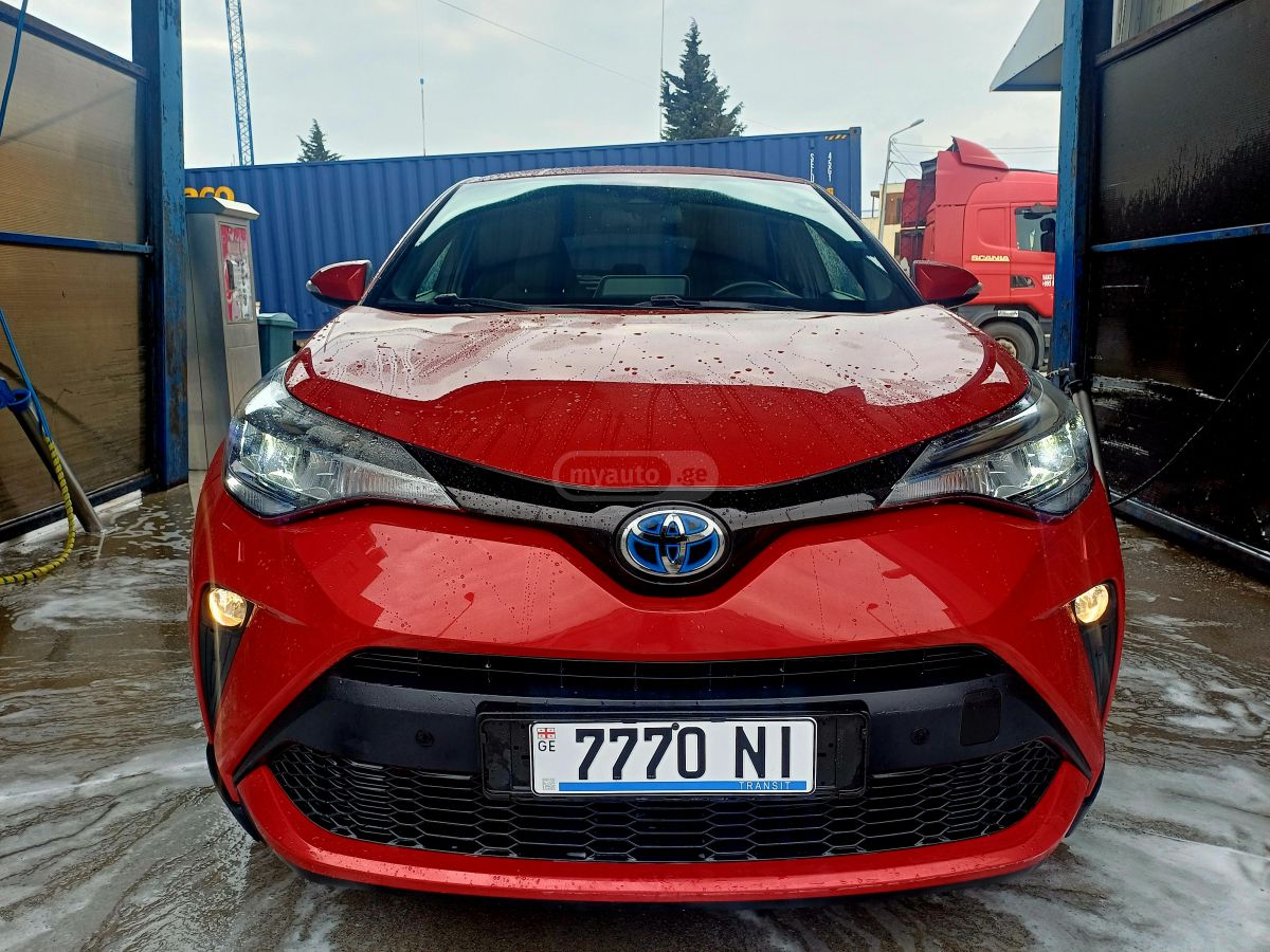 Toyota CHR - фото 1