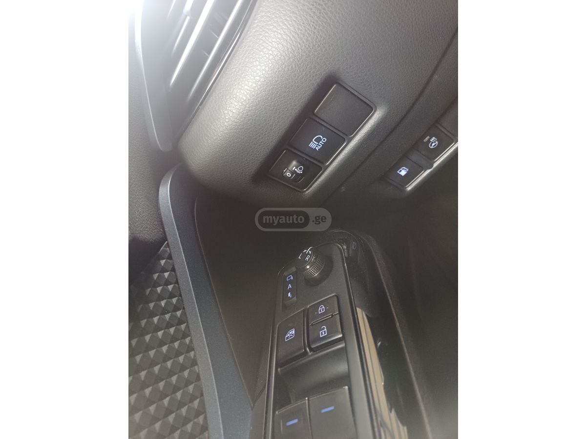 Toyota CHR - фото 8