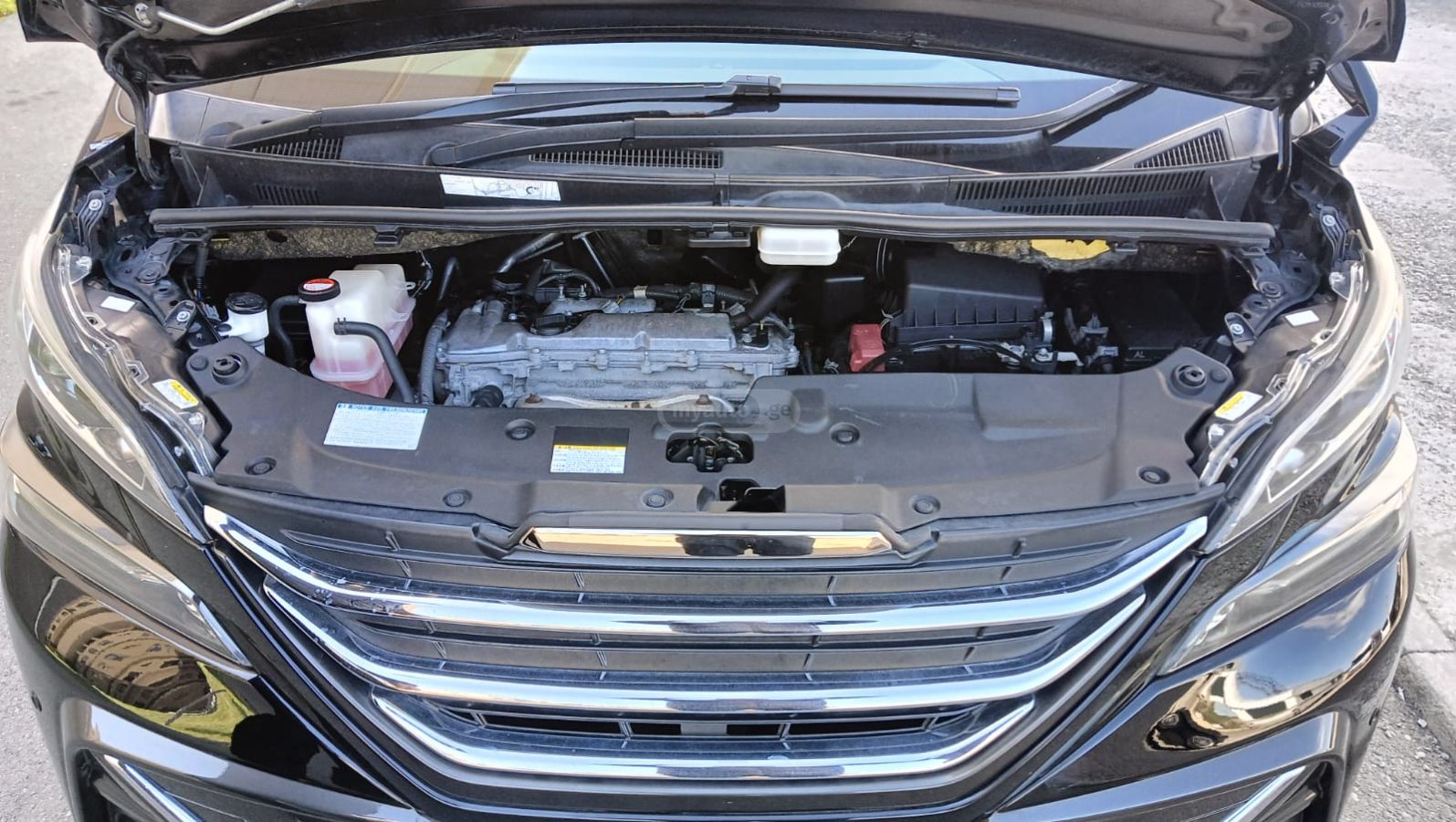 Toyota Alphard - фото 14