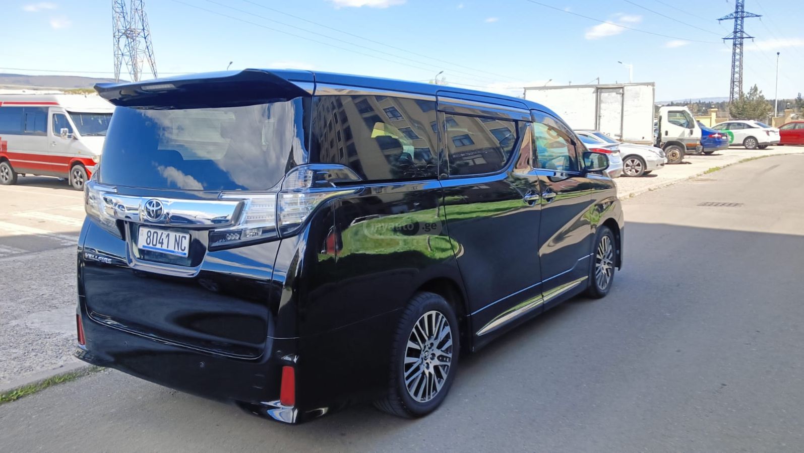 Toyota Alphard - фото 5