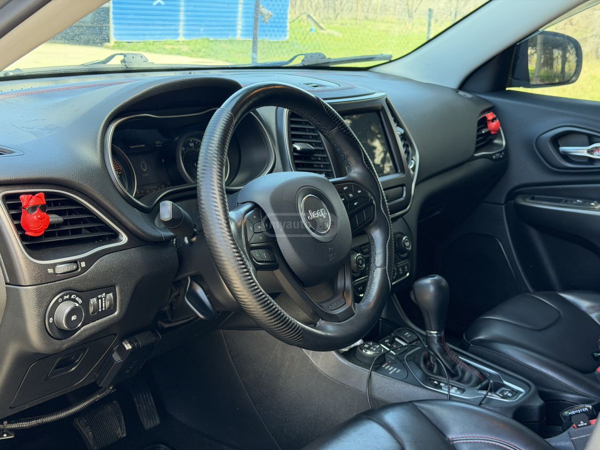 Jeep Cherokee - фото 10