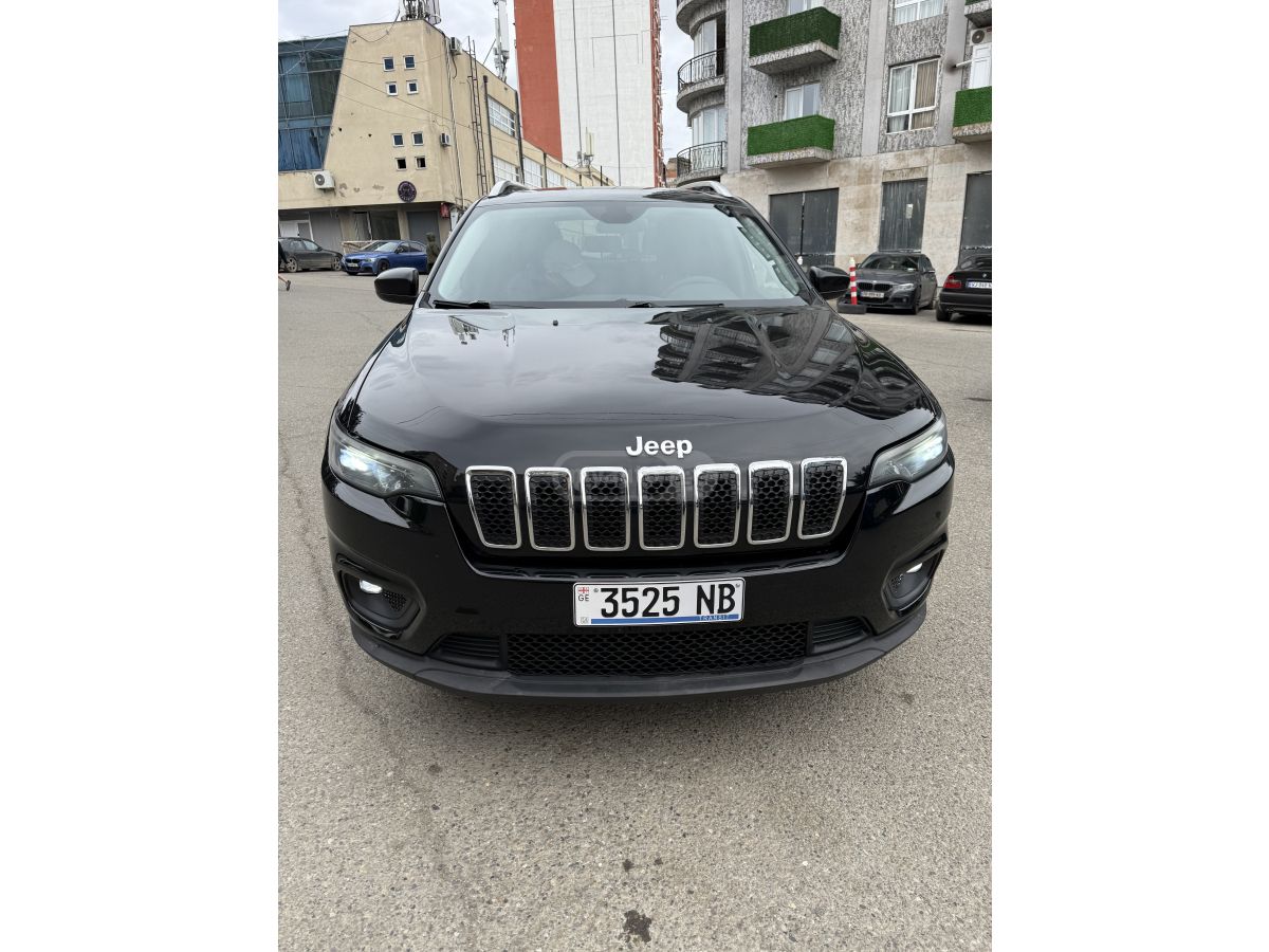 Jeep Cherokee - фото 1