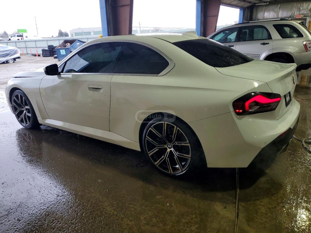 BMW 230i 2022 — миниатюра 2