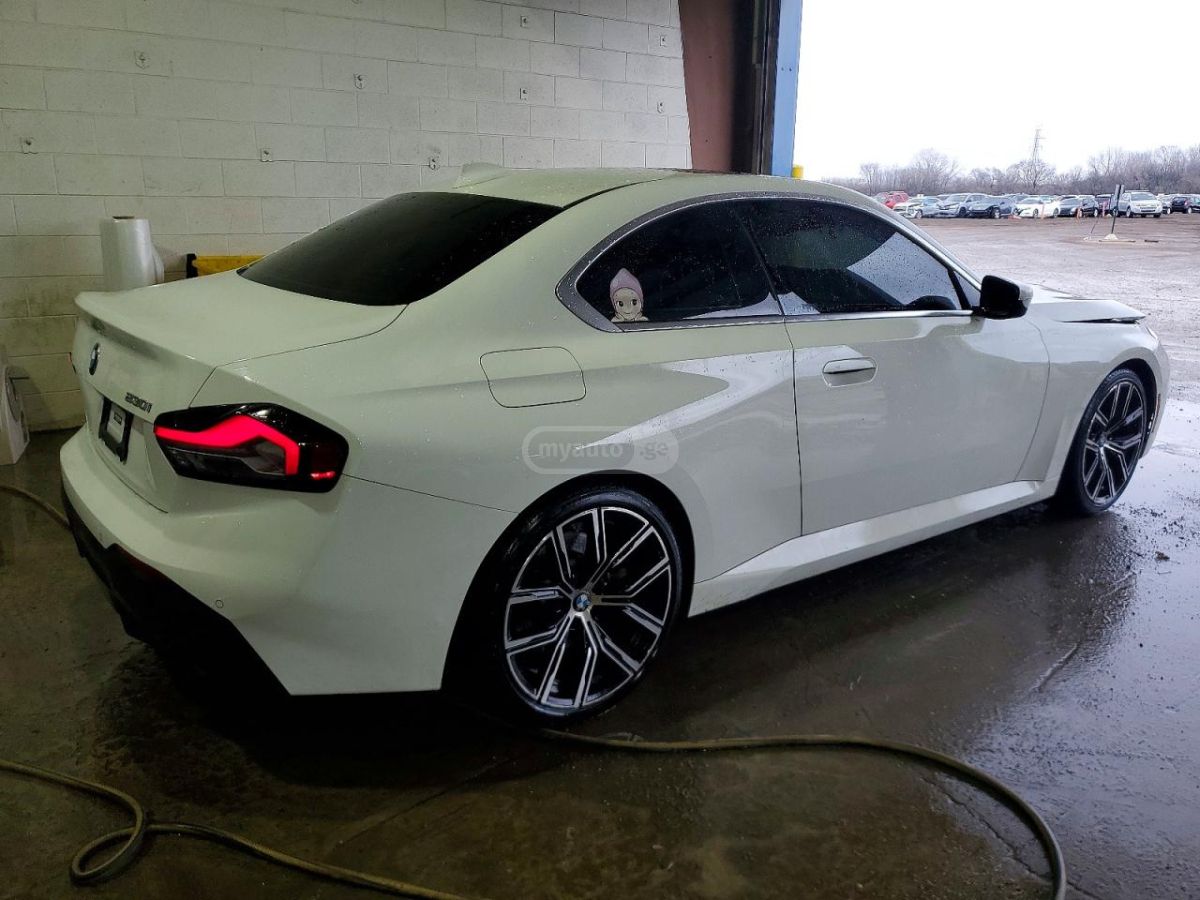 BMW 230i 2022 — миниатюра 3