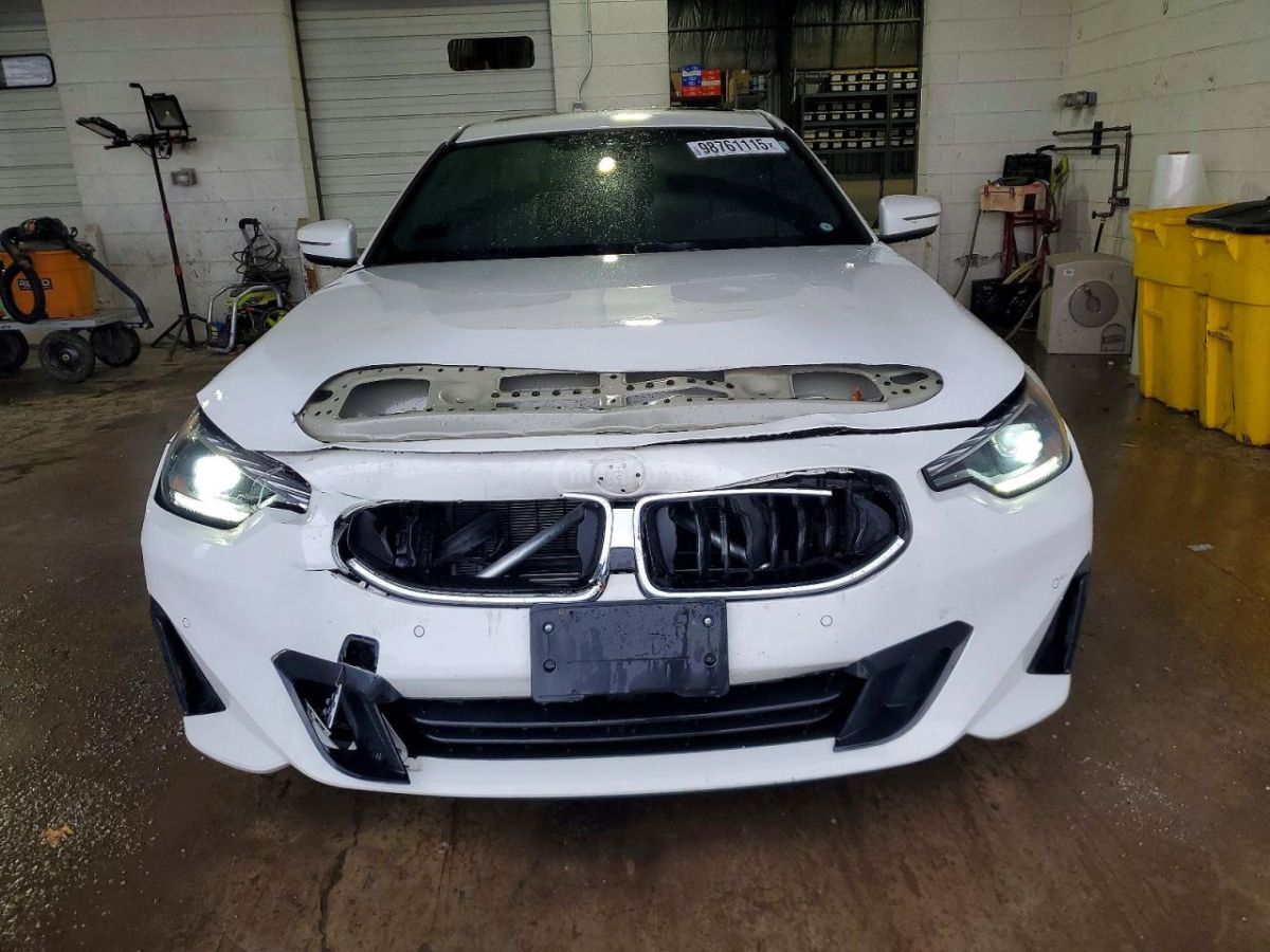 BMW 230i 2022 — миниатюра 5