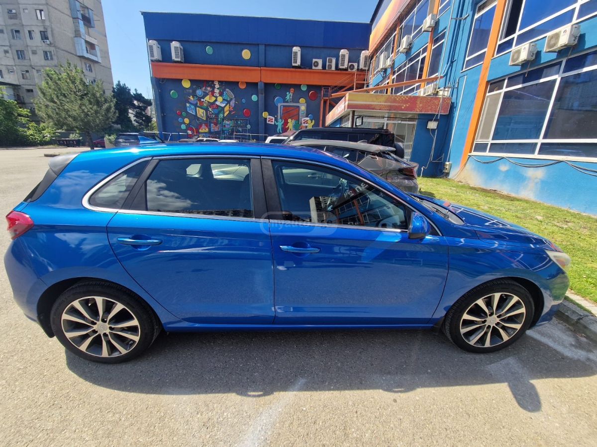 Hyundai Elantra GT - фото 2