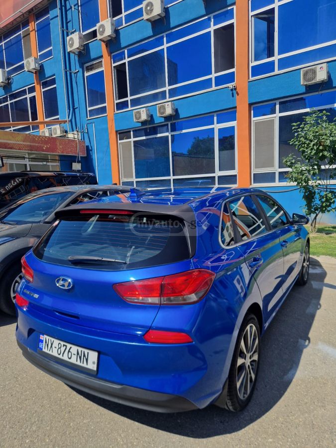 Hyundai Elantra GT - фото 3