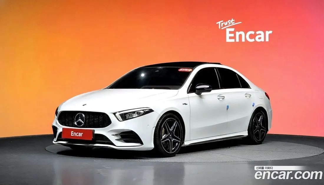 Mercedes-Benz - фото 1