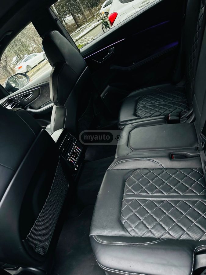 Audi 4.0T Premium Plus 4dr All-Whee — миниатюра 6