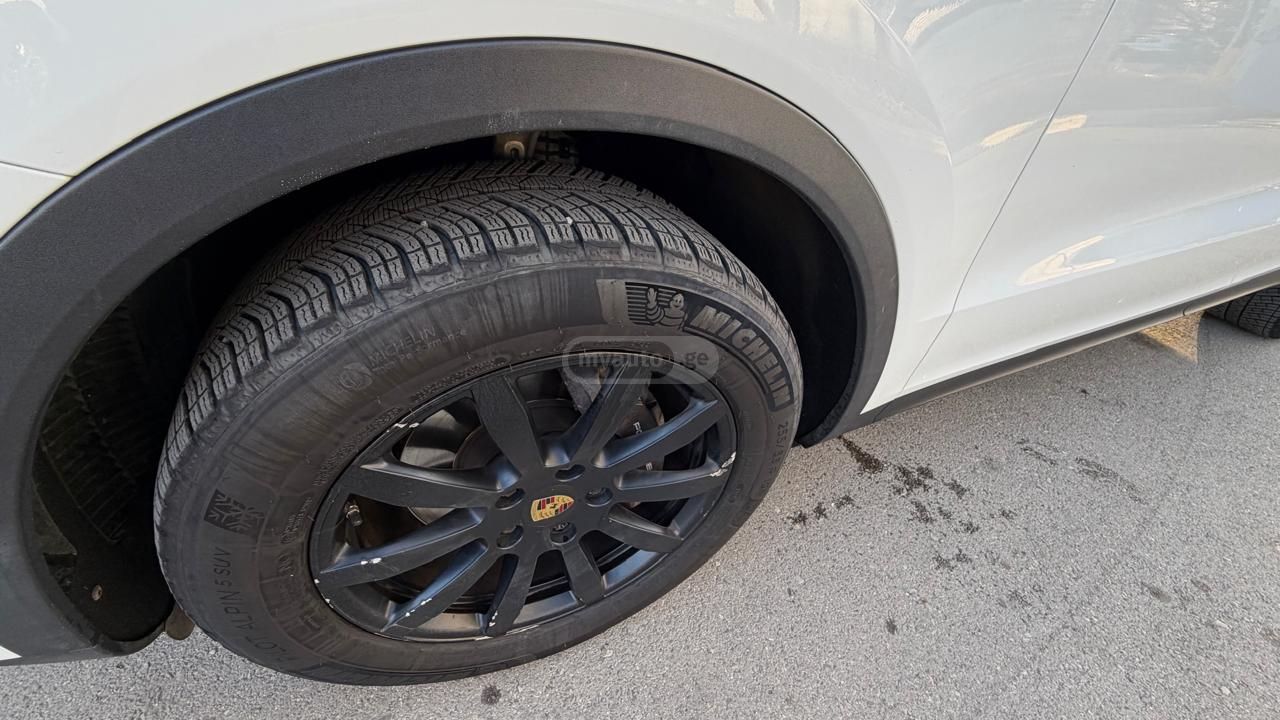 Porsche Cayenne - фото 4