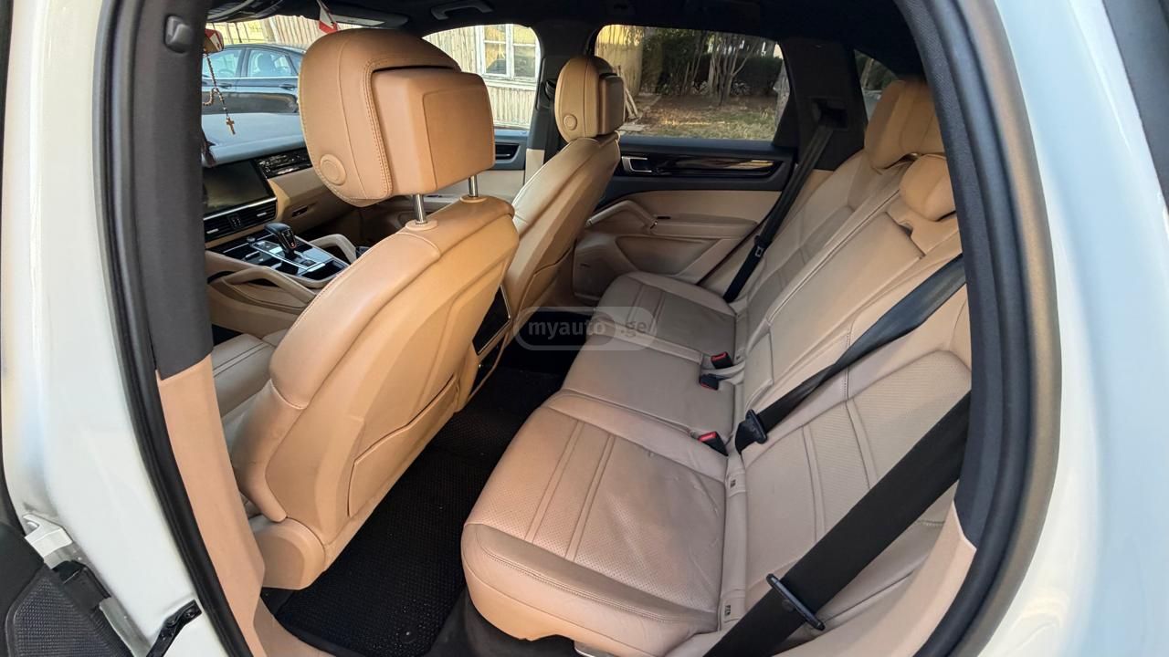 Porsche Cayenne - фото 9