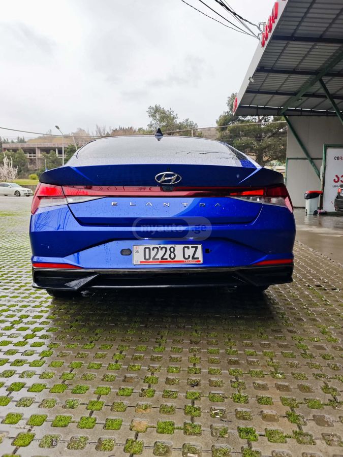 Hyundai Elantra - фото 9
