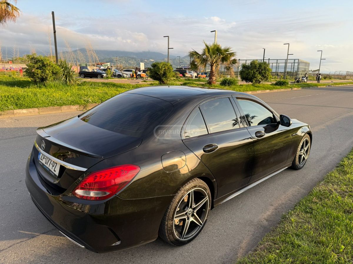 Mercedes-Benz C 300 - фото 11