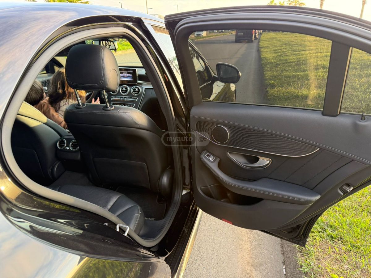 Mercedes-Benz C 300 - фото 8