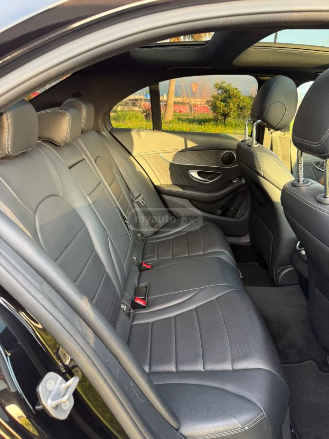Mercedes-Benz C 300 - фото 9