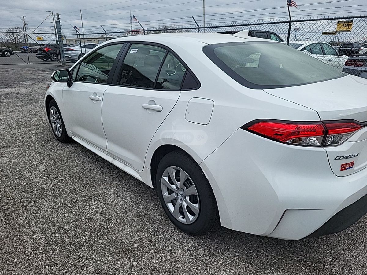 Toyota LE HYBRID FWD — миниатюра 3