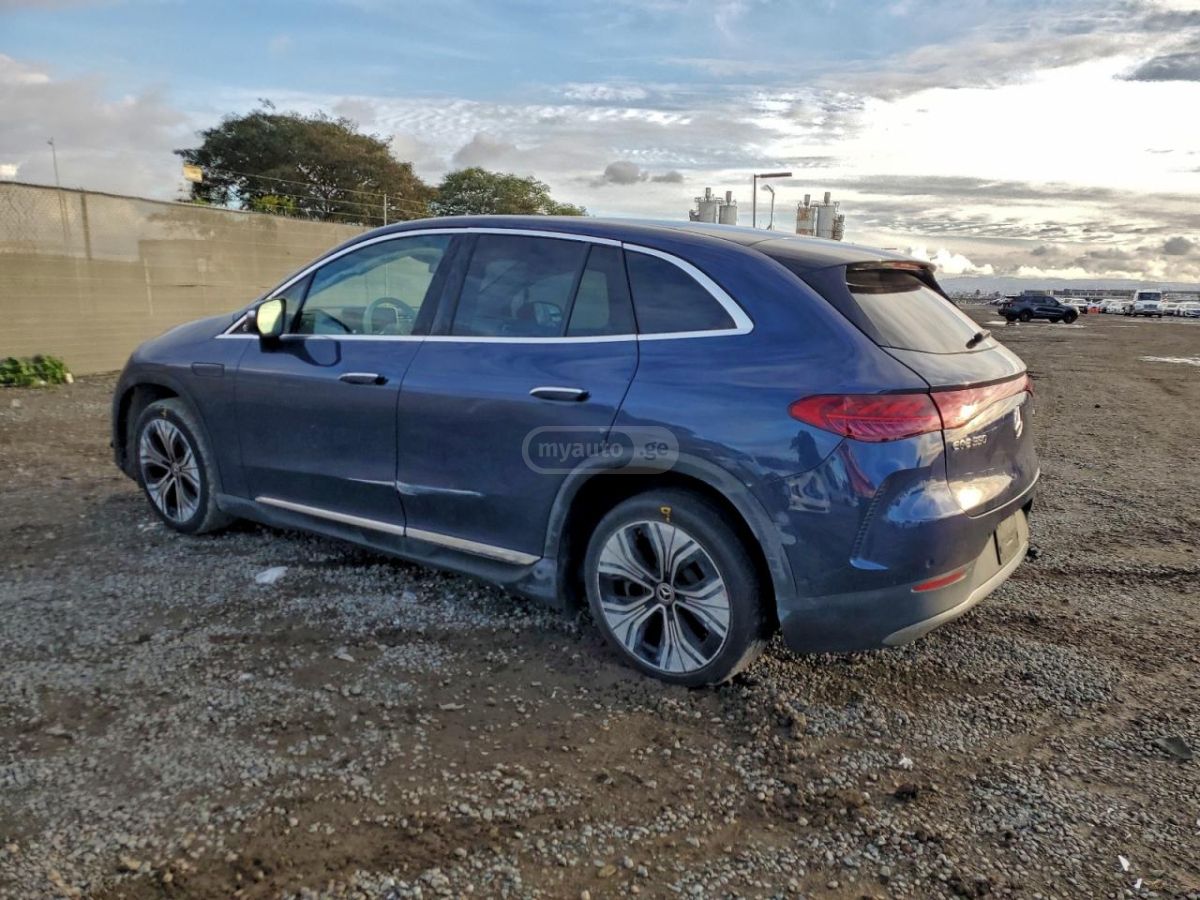 Mercedes-Benz EQE 2023 — миниатюра 10