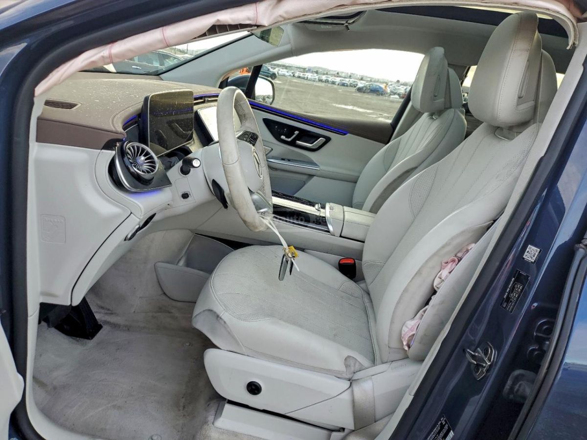 Mercedes-Benz EQE 2023 — миниатюра 11