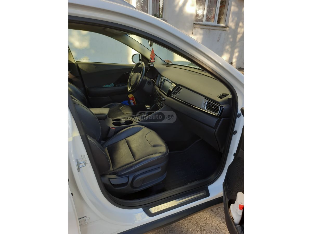 Kia Niro - фото 11