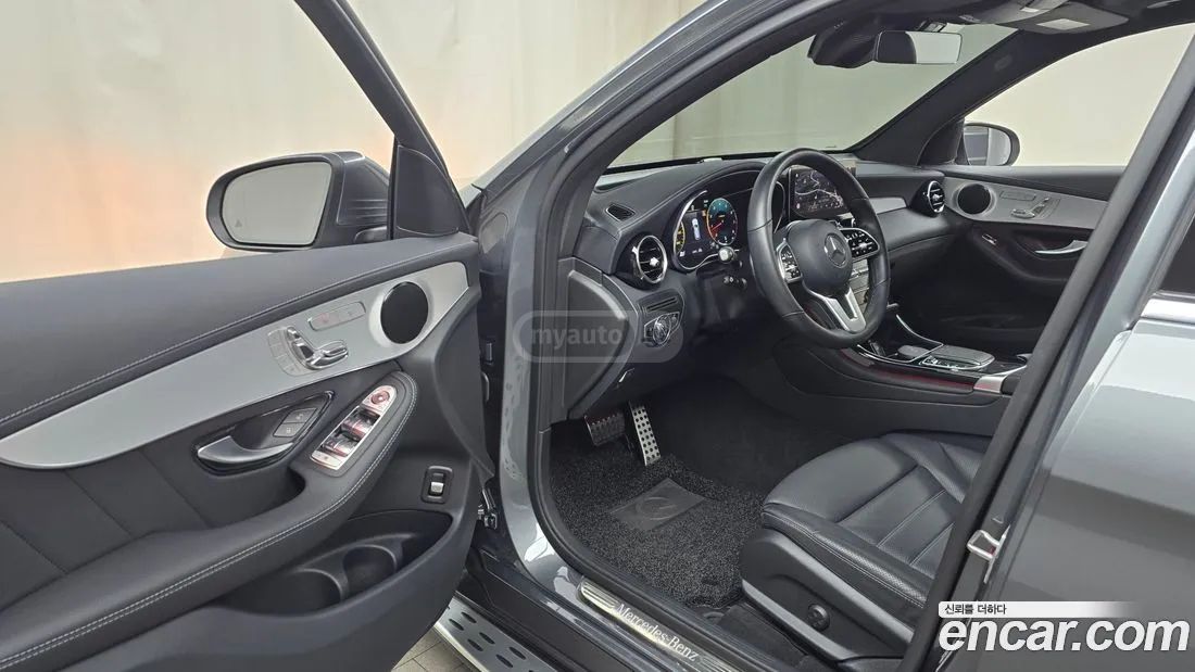 Mercedes-Benz GLC 63 AMG 2021 — миниатюра 10