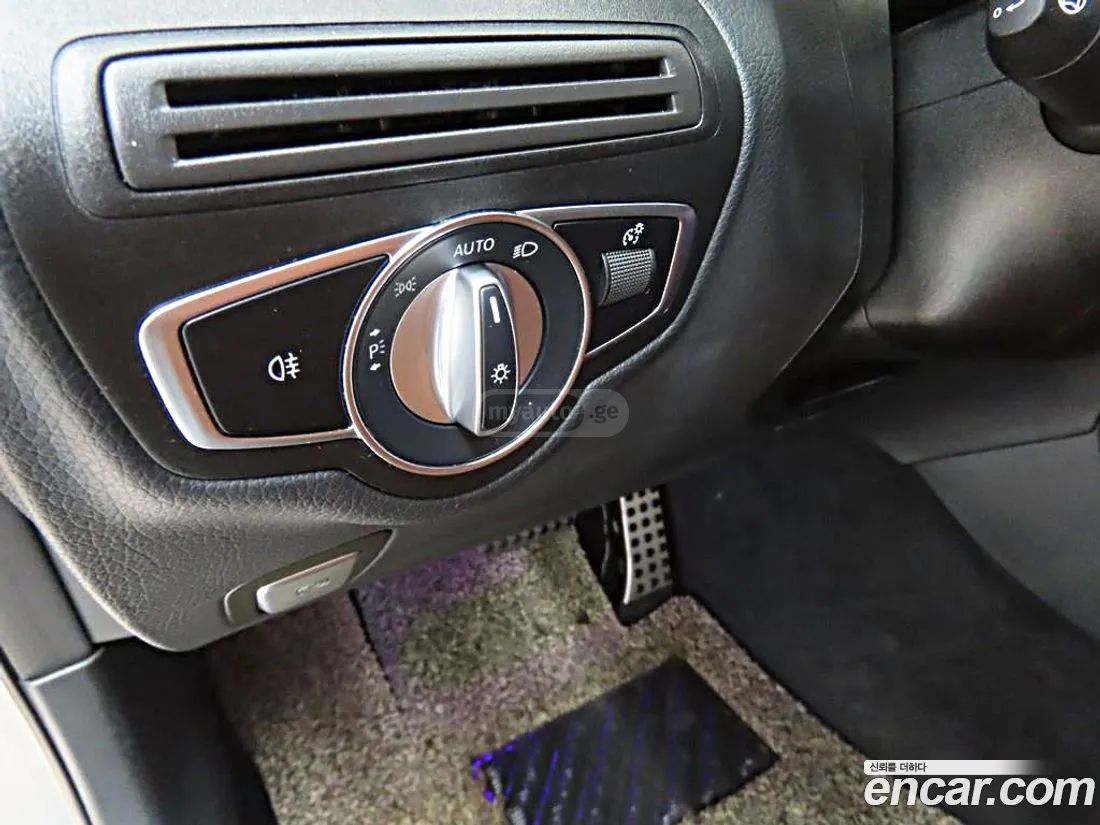 Mercedes-Benz GLC 63 AMG 2021 — миниатюра 10