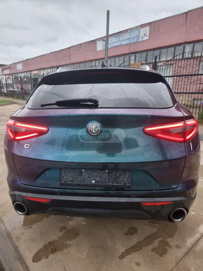 Alfa Romeo Stelvio - фото 3