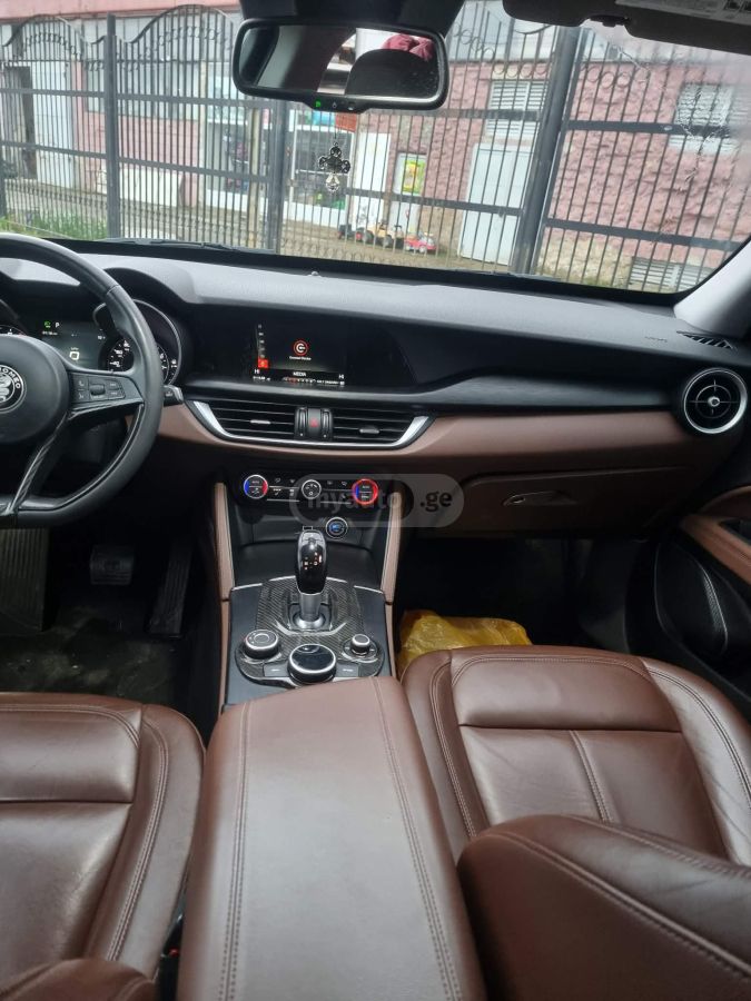 Alfa Romeo Stelvio - фото 6