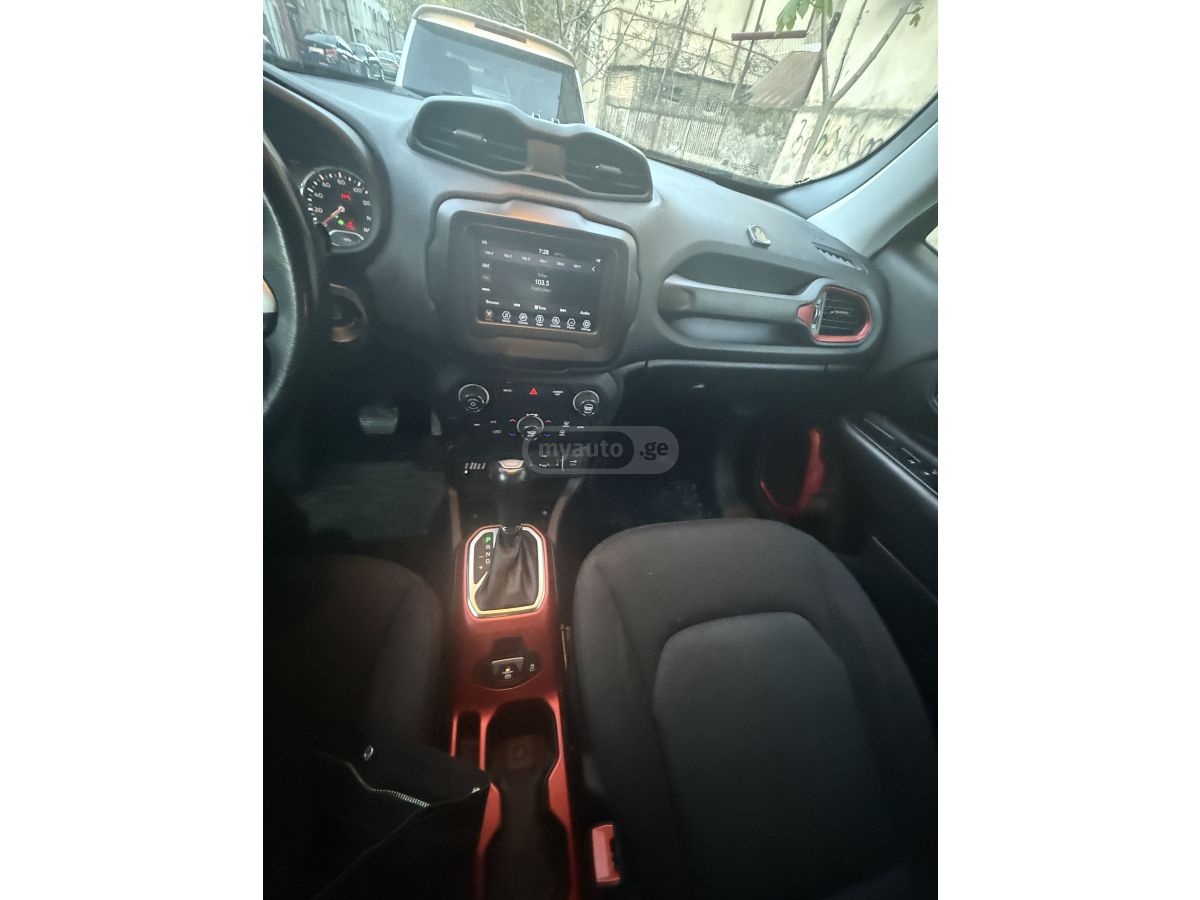 Jeep Renegade - фото 10