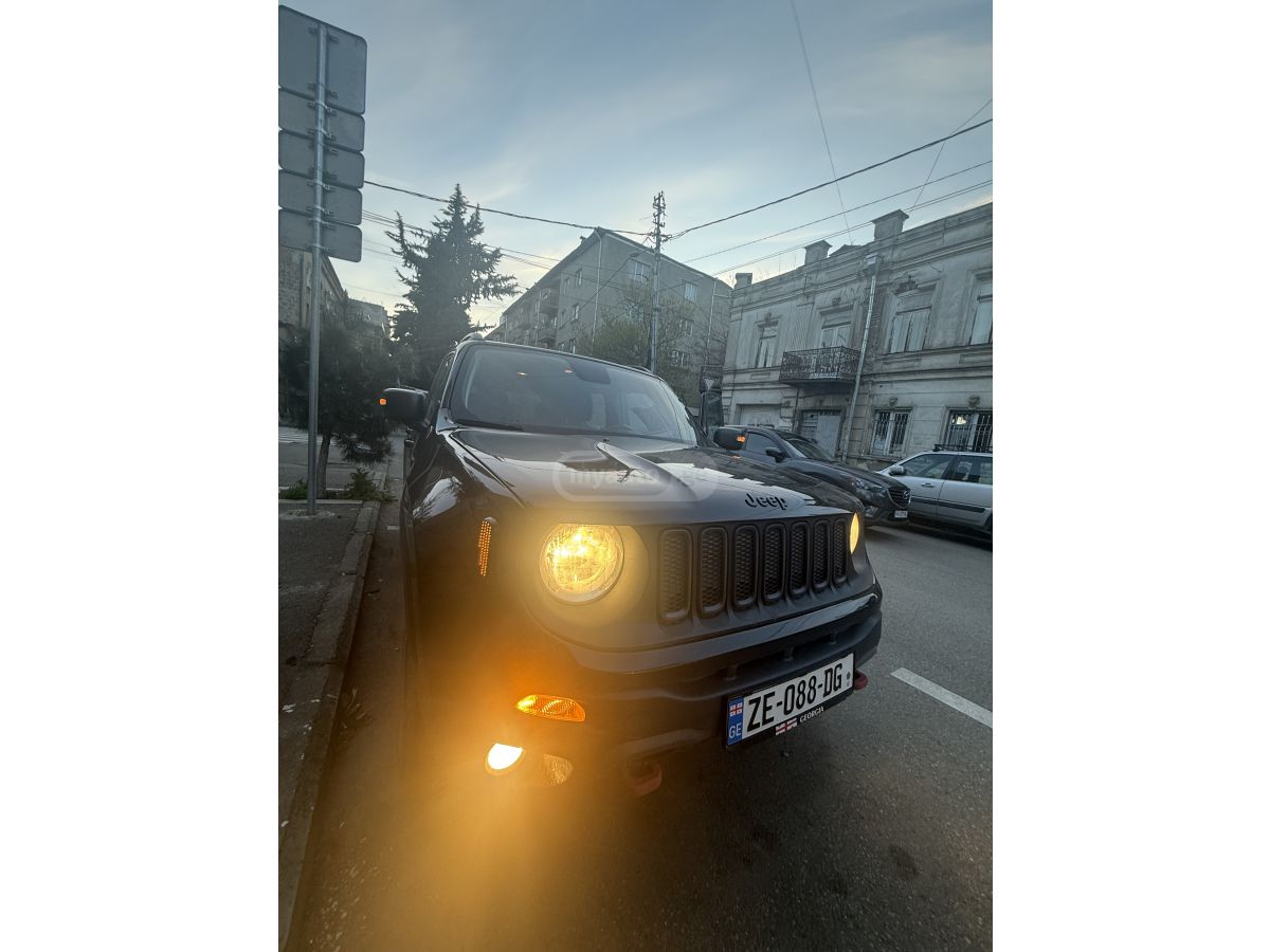 Jeep Renegade - фото 4